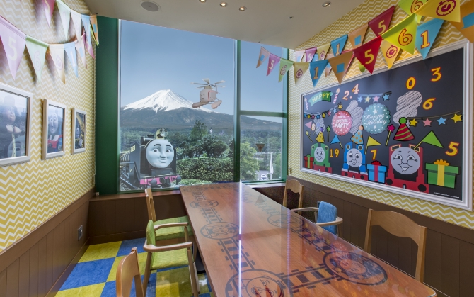 トーマスパーティールームで食事が出来るプランあり！