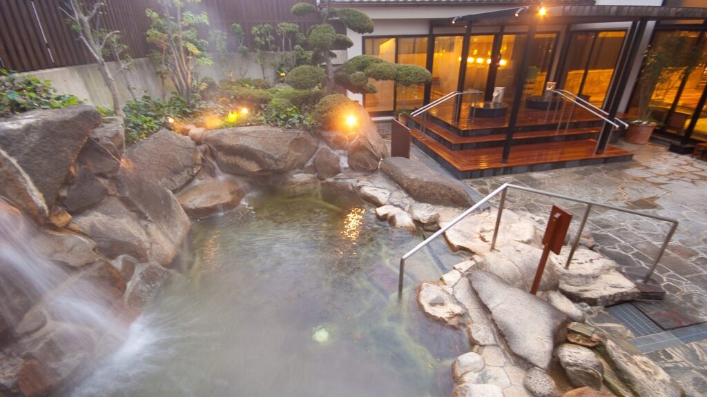 奈良健康ランドの露天風呂