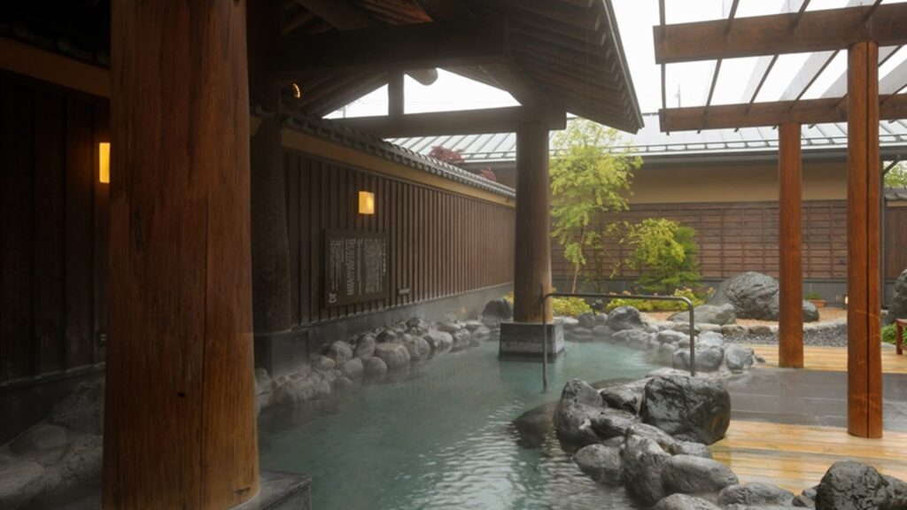 ふじやま温泉の露天風呂