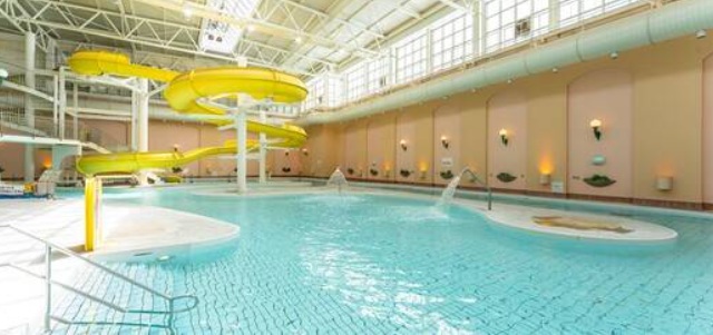 そんなに長くはないけど流れるプールも！