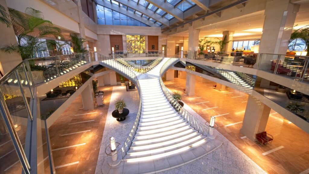 フォトスポットにもなっている大階段!