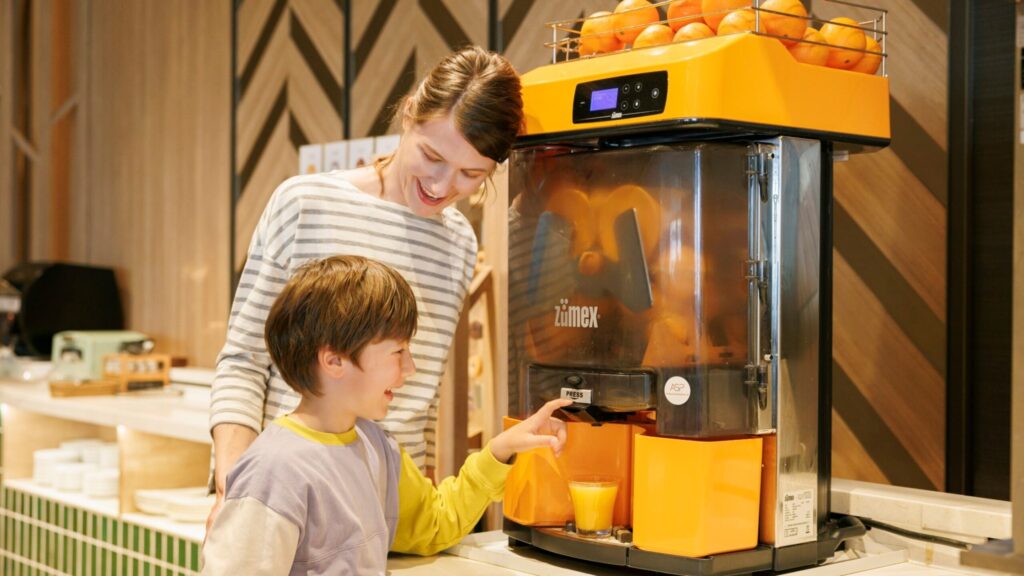 朝食のオレンジジュースは生絞り!