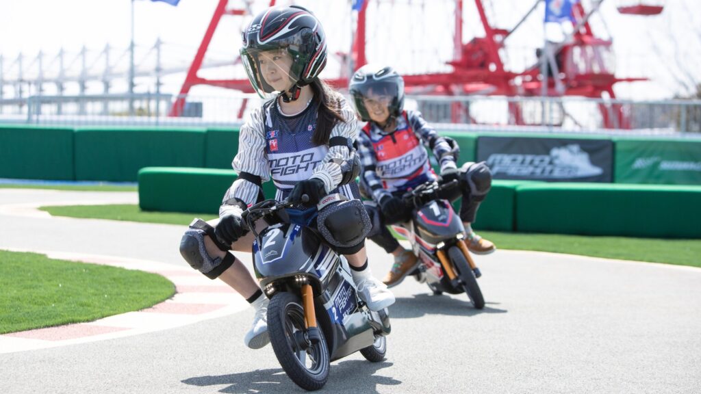 小学校3年生以上で乗れるツーリングバイク！お父さんも喜びそう(#^^#)