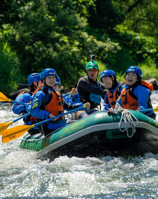 春～秋まで開催されているラフティング！