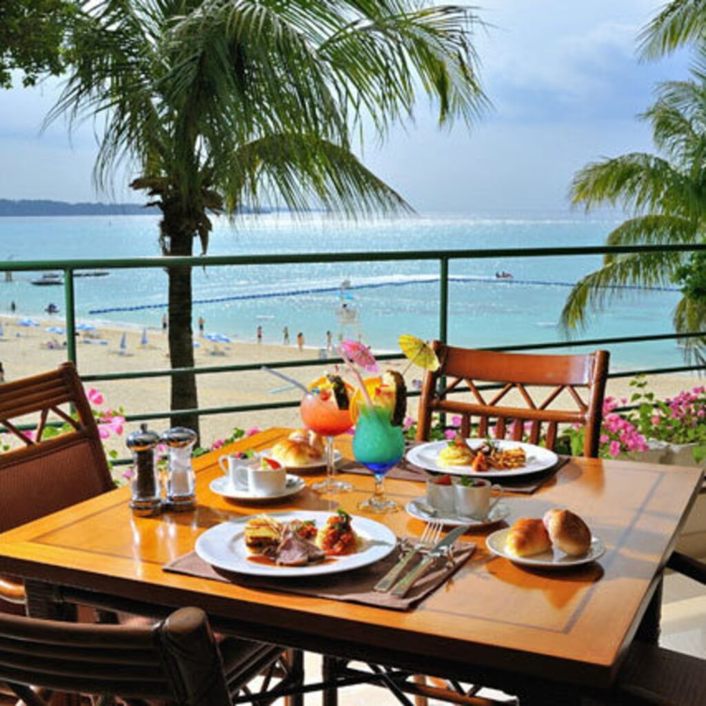 ムーンビーチのビュッフェテラス席