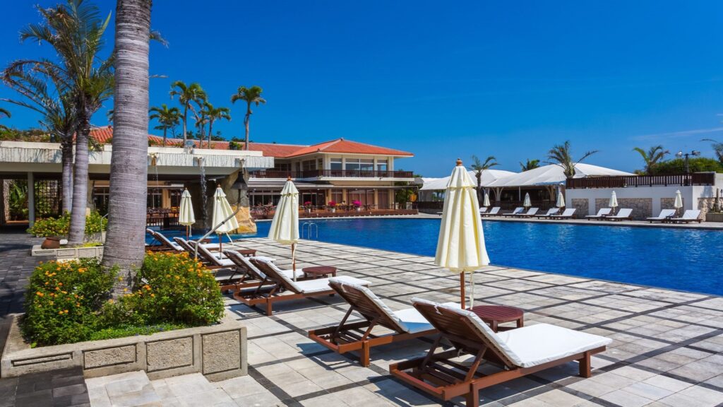 カヌチャベイのガーデンプール