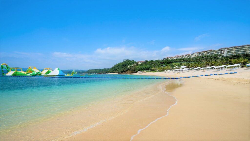 カヌチャベイのビーチ