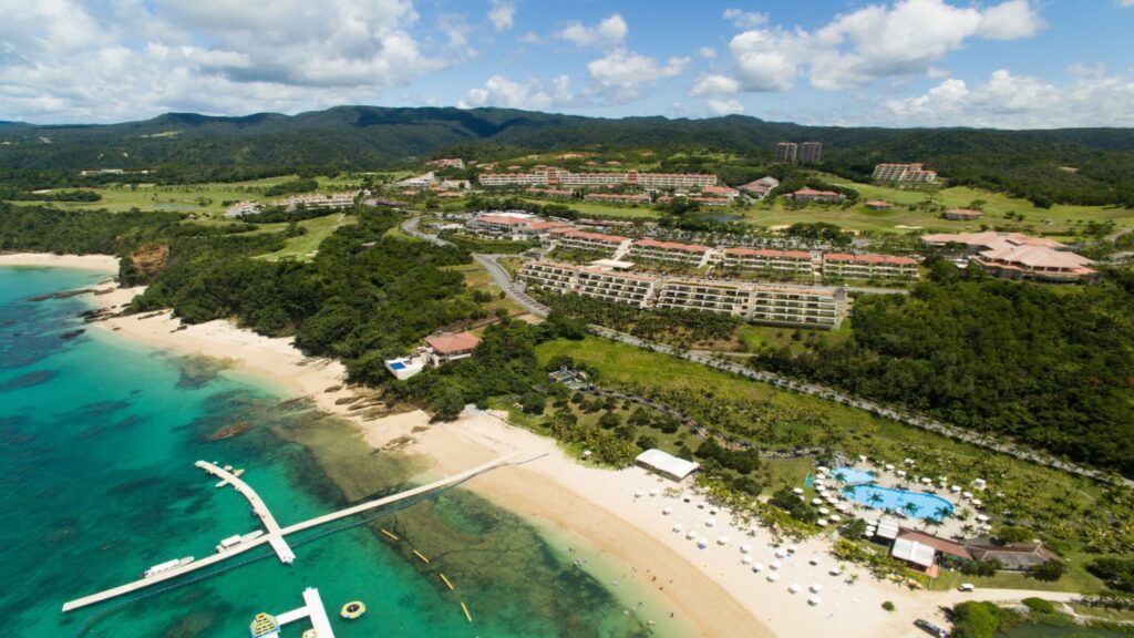 
カヌチャベイリゾート全体。この建物全部カヌチャリゾートのホテルです！